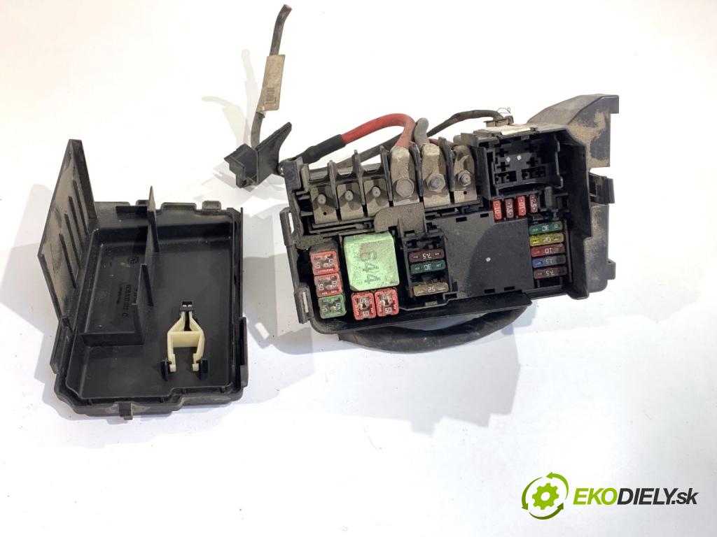 SKODA RAPID liftback 2017 85 kW 1.6 TDI 1598 Skrinka poistková 6C0907361E (Poistková skrinka)