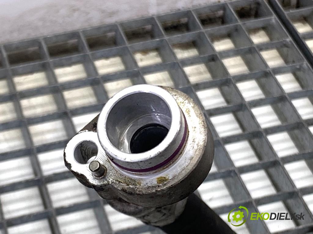 SKODA RAPID liftback 2017 85 kW 1.6 TDI 1598 rúrka klimatizace 6C0816743N (Trubka klimatizace)