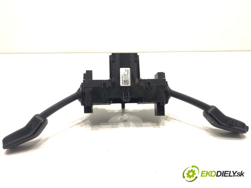 SKODA RAPID liftback 2017 85 kW 1.6 TDI 1598 Prepínač kombinovaný 2Q0953507L (Prepínacie páčky pod volantom)
