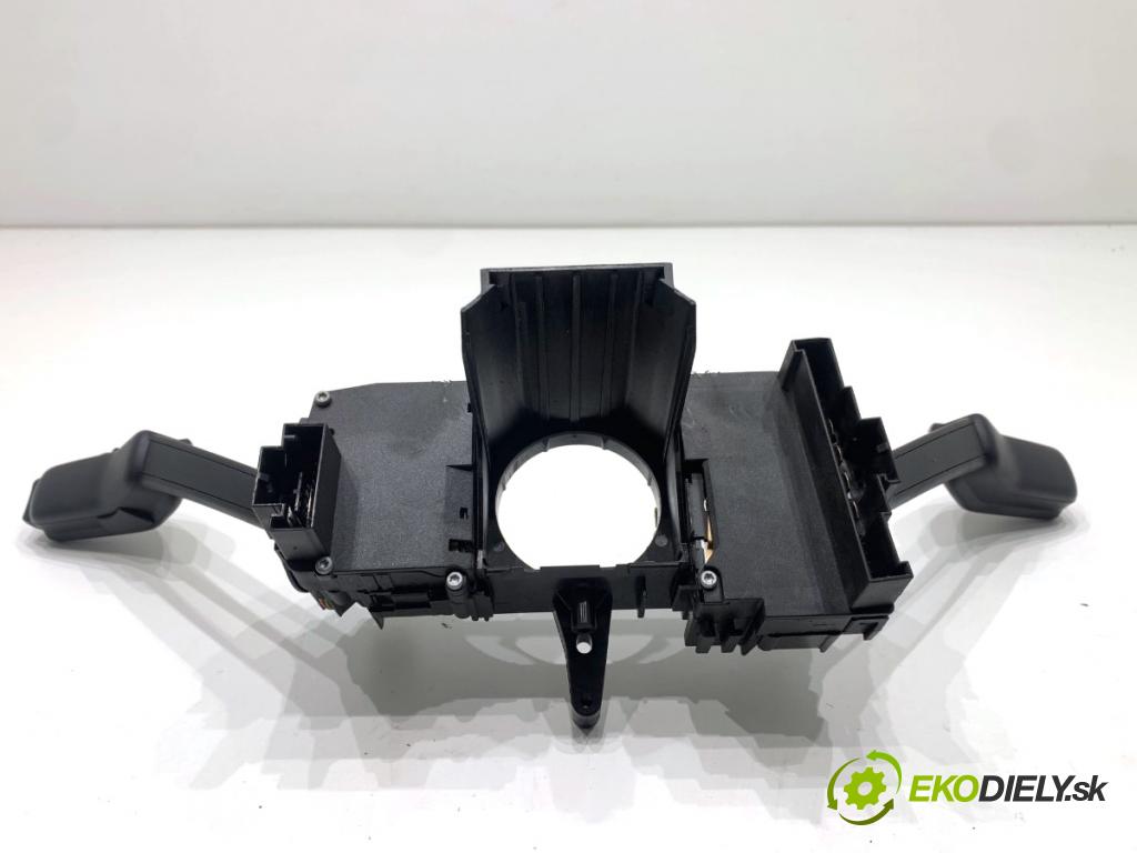 SKODA RAPID liftback 2017 85 kW 1.6 TDI 1598 Prepínač kombinovaný 2Q0953507L (Prepínacie páčky pod volantom)