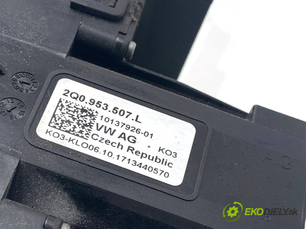 SKODA RAPID liftback 2017 85 kW 1.6 TDI 1598 Prepínač kombinovaný 2Q0953507L (Prepínacie páčky pod volantom)