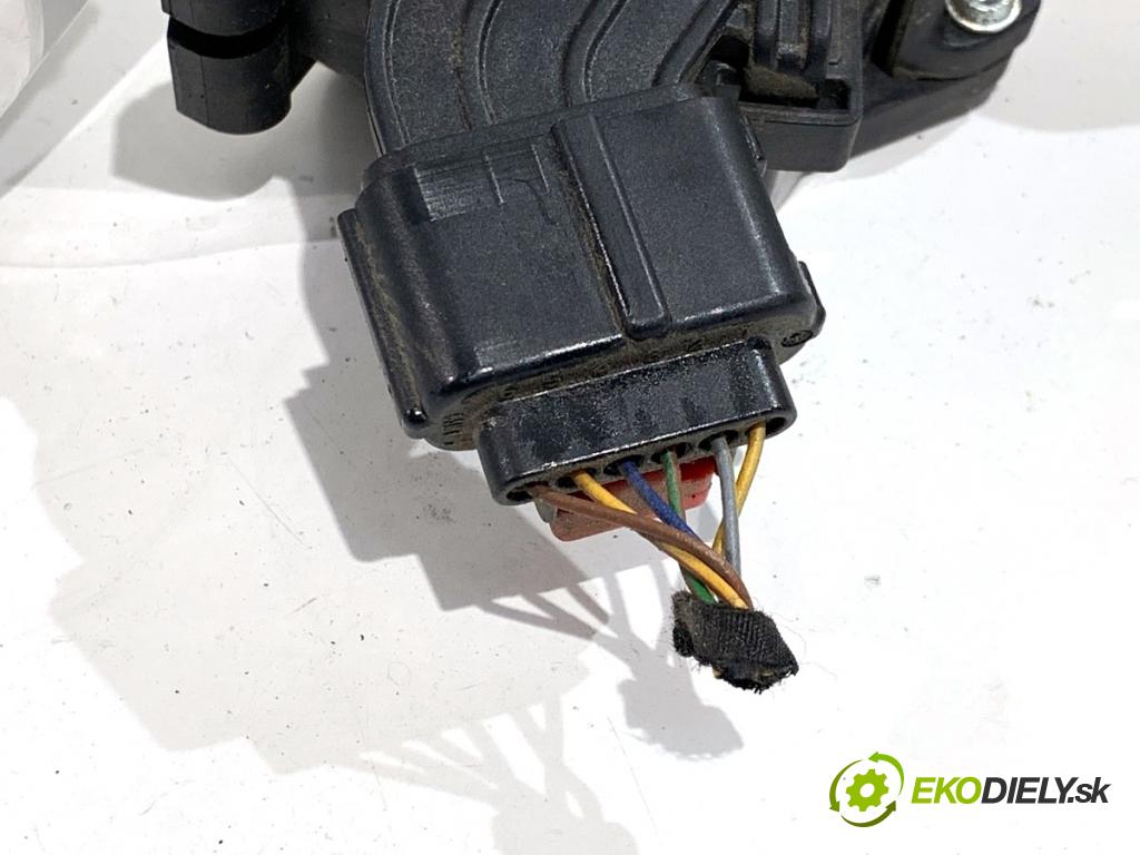 SKODA RAPID liftback 2017 85 kW 1.6 TDI 1598 Potenciometer plynu 6C1721503D (Potenciometer plynového pedálu)