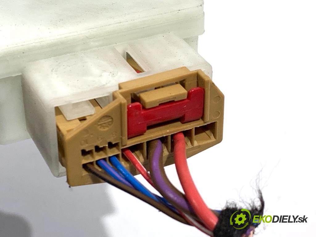 SKODA RAPID liftback 2017 85 kW 1.6 TDI 1598 Mechanizmus okna pravy predný 5JA959812K