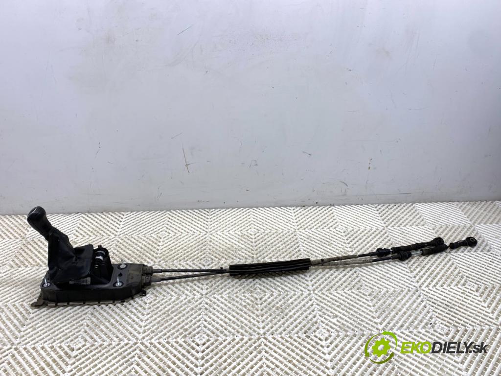 SKODA RAPID liftback 2017 85 kW 1.6 TDI 1598 kulisa 6RA711049E (Řadicí páka (kulisa) )