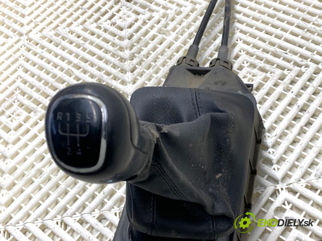 SKODA RAPID liftback 2017 85 kW 1.6 TDI 1598 Kulisa 6RA711049E (Rýchlostná páka (kulisa))