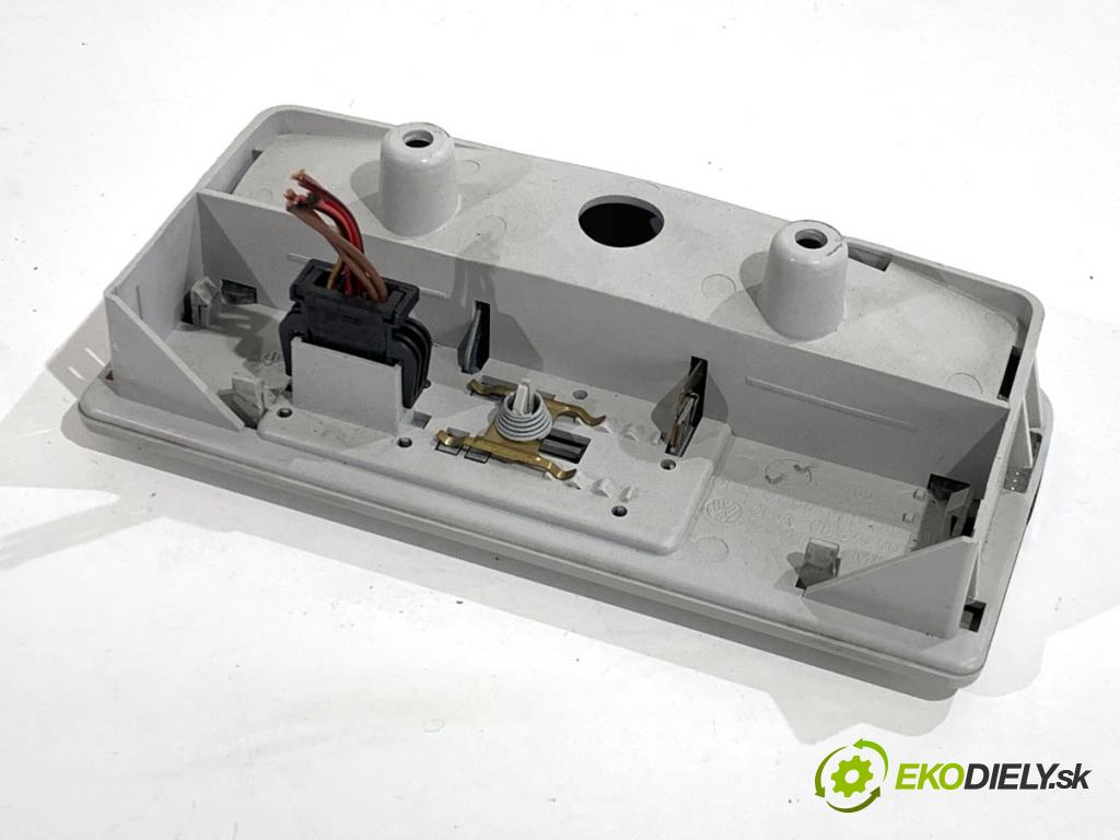 SKODA RAPID liftback 2017 85 kW 1.6 TDI 1598 Svetlo stropné 6L0947105B