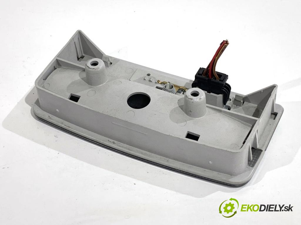 SKODA RAPID liftback 2017 85 kW 1.6 TDI 1598 Svetlo stropné 6L0947105B