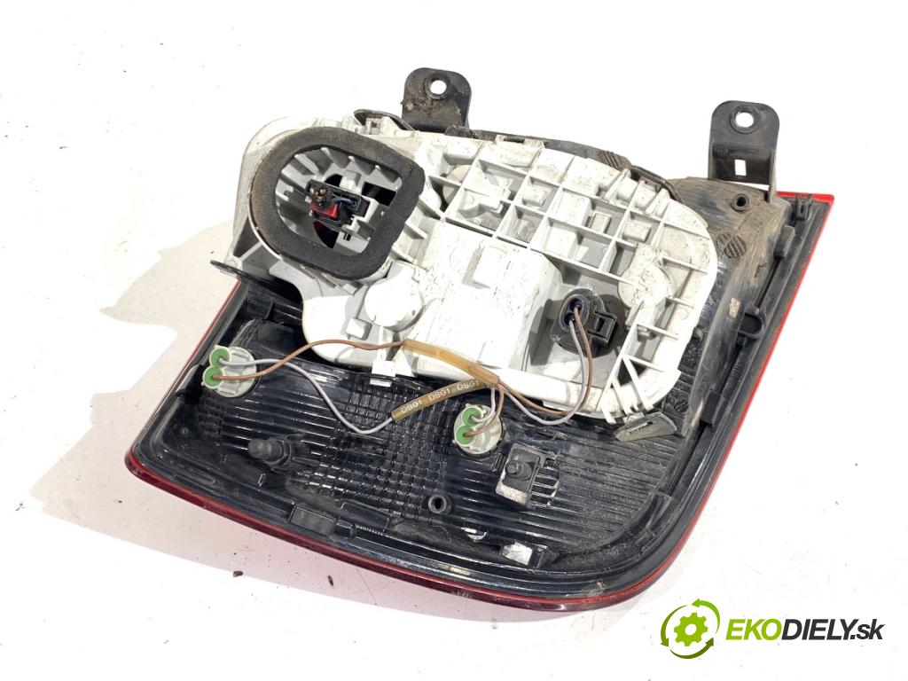 SKODA RAPID liftback 2017 85 kW 1.6 TDI 1598 světlo pravý zadní část 5JH945208