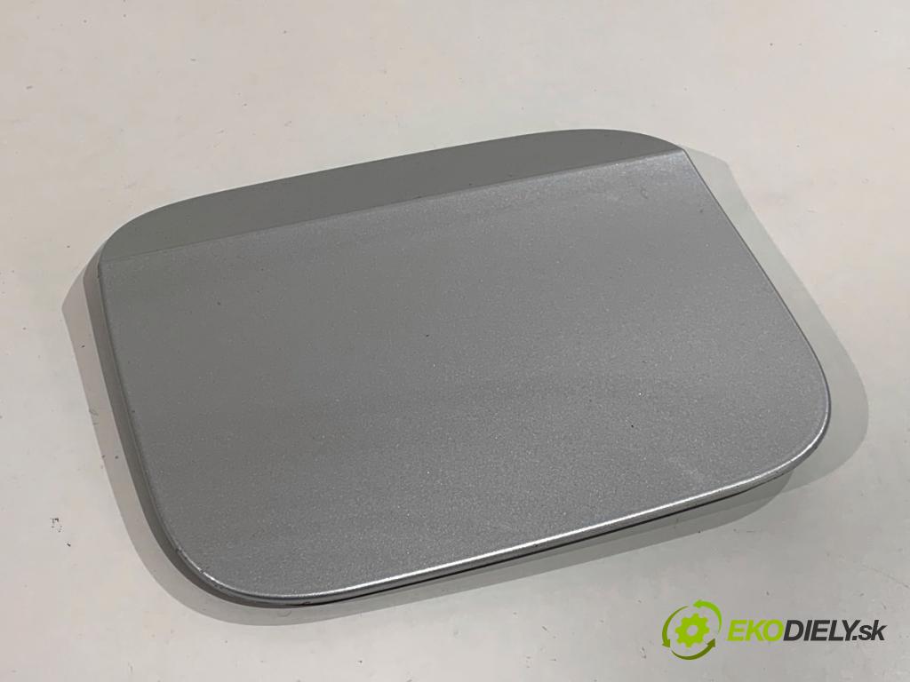 SKODA RAPID liftback 2017 85 kW 1.6 TDI 1598 Dvierka nádrže paliva 5JA809909 (Kľučka dverí ostatné)