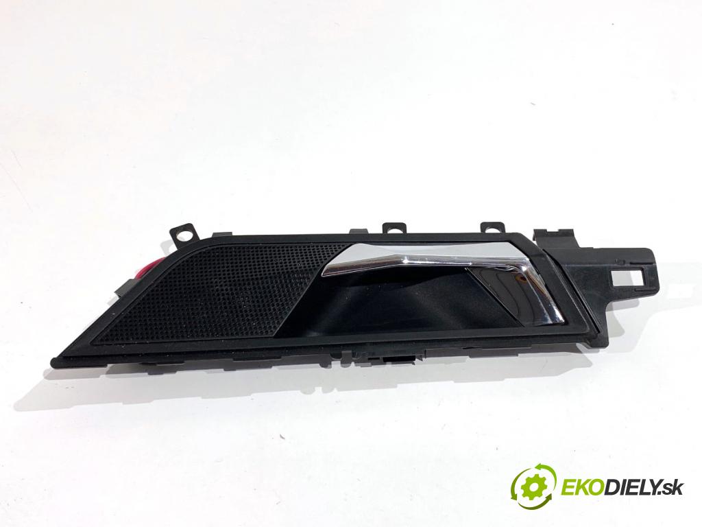 SKODA RAPID liftback 2017 85 kW 1.6 TDI 1598 Kľučka vnútorná ľavy predný 5JA837221A