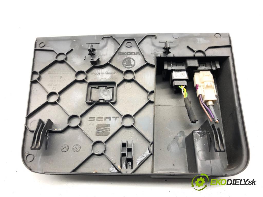 SKODA RAPID liftback 2017 85 kW 1.6 TDI 1598 HNÍZDO: USB 5JB857367B