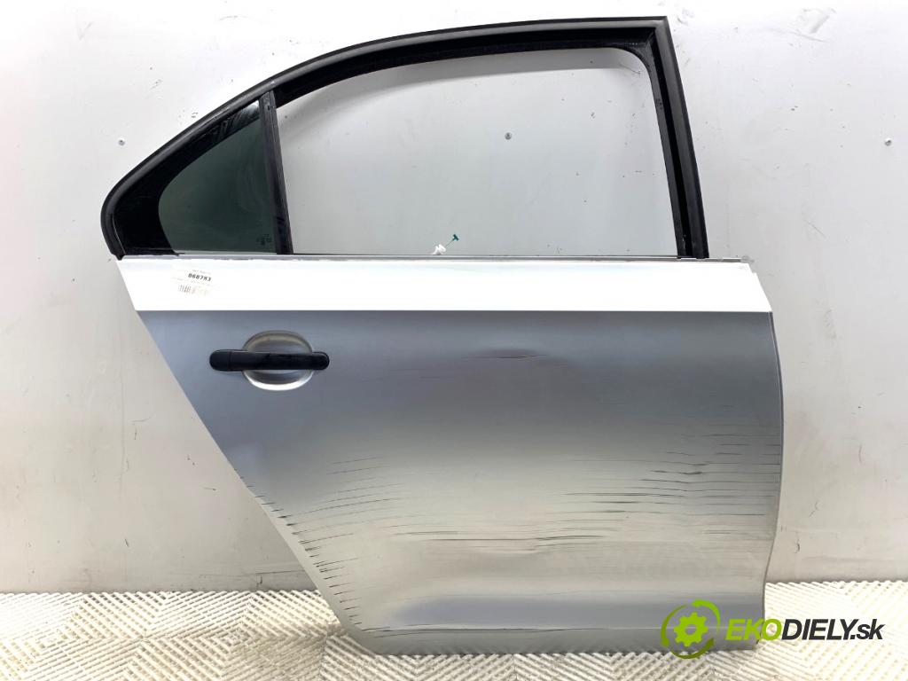 SKODA RAPID liftback 2017 85 kW 1.6 TDI 1598 Dvere pravy zad 