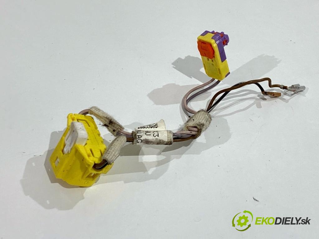 SKODA RAPID liftback 2017 85 kW 1.6 TDI 1598 Káblovačka silentbloku airbag 5F0971584