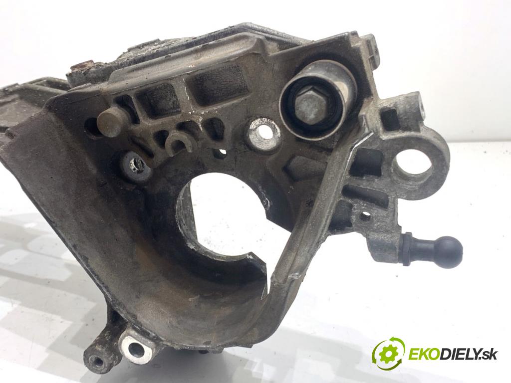 SKODA RAPID liftback 2017 85 kW 1.6 TDI 1598 Držiak uchytenia alternátora 04L903143B