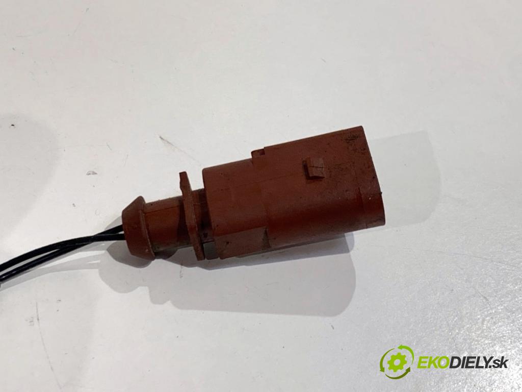 SKODA RAPID liftback 2017 85 kW 1.6 TDI 1598 Snímač teploty spalín 04L906088CS (Snímač)