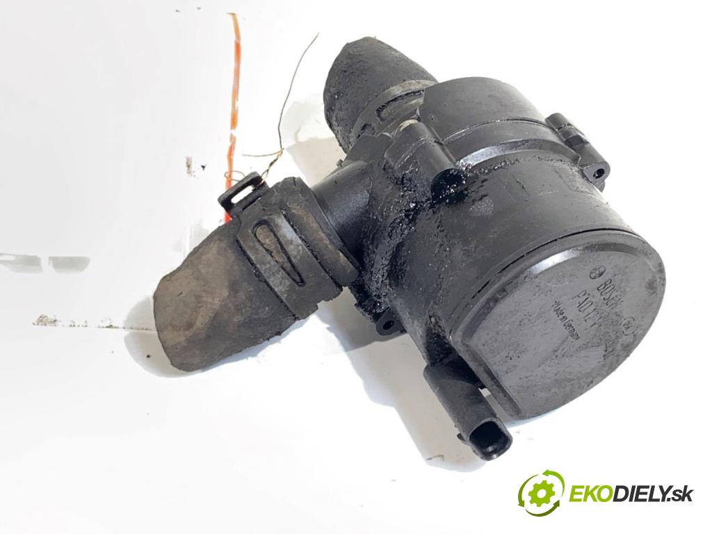 SKODA RAPID liftback 2017 85 kW 1.6 TDI 1598 DALŠÍ: Pumpa vody 5G0965567 (Vodná pumpa)