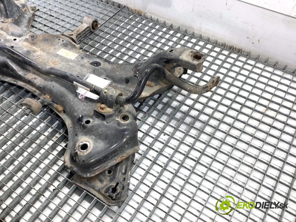 KIA CEED Kombi 2018 66 kW 1.4 CRDi 90 1396 Výstuha pod Motor 62401-A6800 (Výstuha predná)