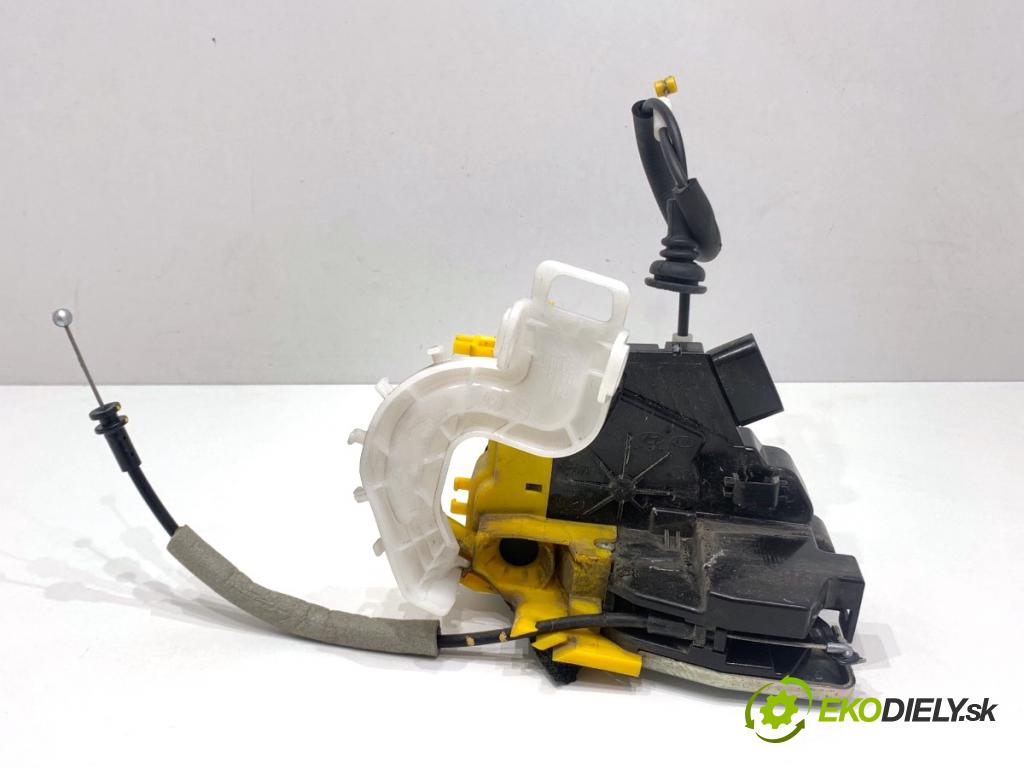 KIA CEED Kombi 2018 66 kW 1.4 CRDi 90 1396 zámok Dvere pravy predný 81320-A2410