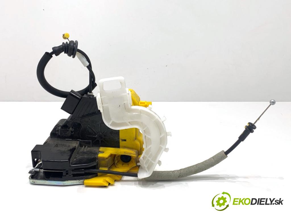 KIA CEED Kombi 2018 66 kW 1.4 CRDi 90 1396 zámok Dvere ľavy predný 81310-A2400