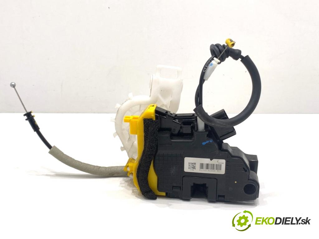 KIA CEED Kombi 2018 66 kW 1.4 CRDi 90 1396 zámok Dvere ľavy predný 81310-A2400