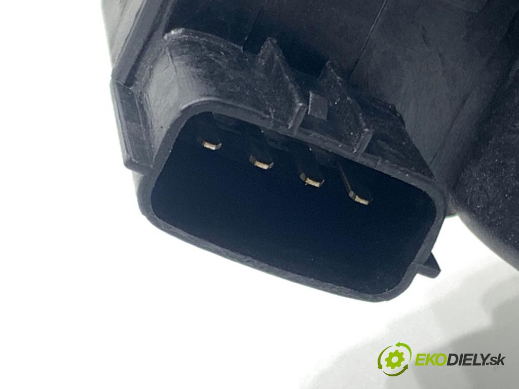 KIA CEED Kombi 2018 66 kW 1.4 CRDi 90 1396 zámok dverí zad