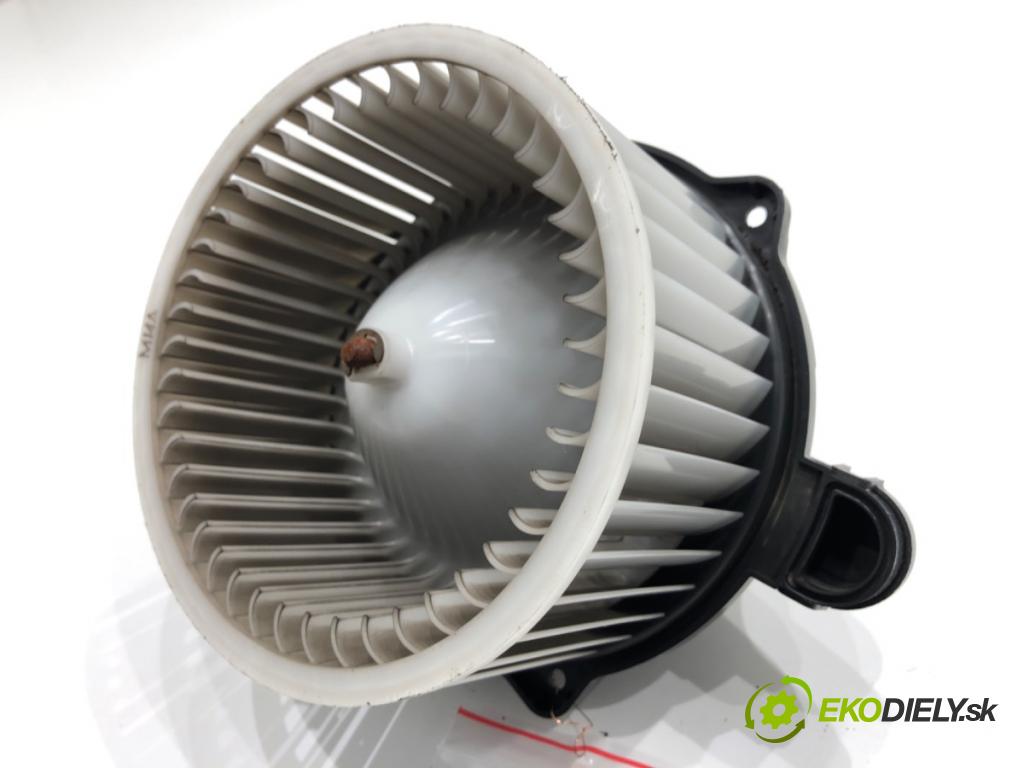 KIA CEED Kombi 2018 66 kW 1.4 CRDi 90 1396 ventilátor kúrenia F00S3B2474