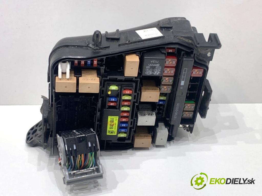 KIA CEED Kombi 2018 66 kW 1.4 CRDi 90 1396 skříňka poistková 91950-3X510 (Pojistková skříňka)