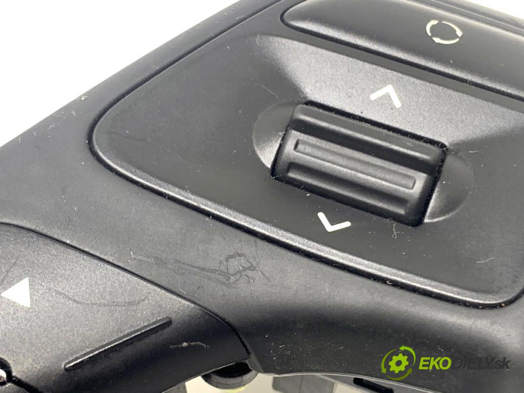 KIA CEED Kombi 2018 66 kW 1.4 CRDi 90 1396 SPÍNAČE: volantu 96710-A2200WK