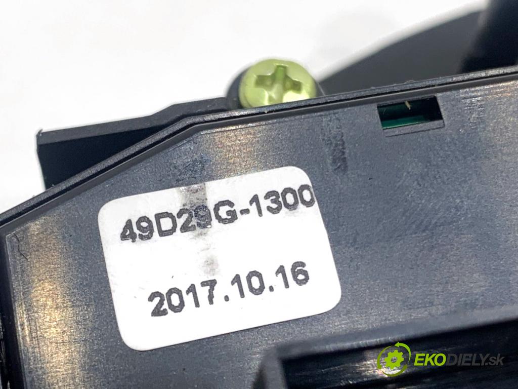 KIA CEED Kombi 2018 66 kW 1.4 CRDi 90 1396 SPÍNAČE: volantu 96710-A2200WK