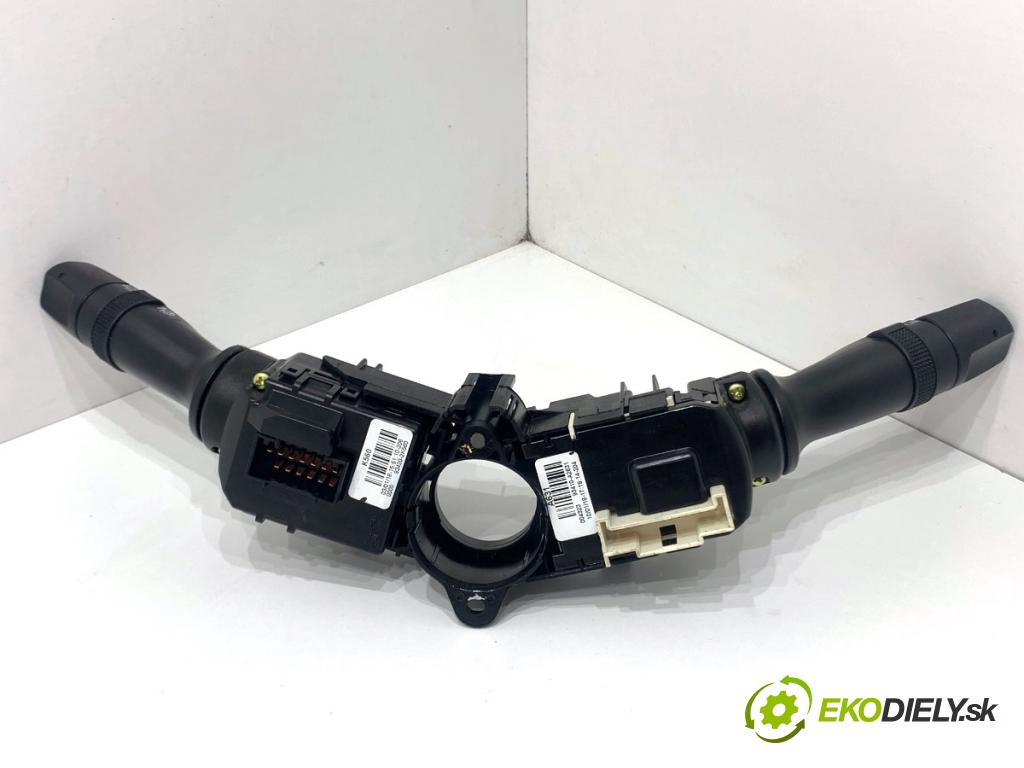 KIA CEED Kombi 2018 66 kW 1.4 CRDi 90 1396 Prepínač kombinovaný 93410-A2631 93420-2K560 (Prepínacie páčky pod volantom)