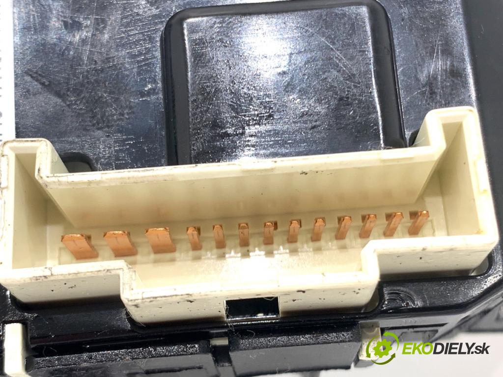 KIA CEED Kombi 2018 66 kW 1.4 CRDi 90 1396 Prepínač kombinovaný 93410-A2631 93420-2K560 (Prepínacie páčky pod volantom)