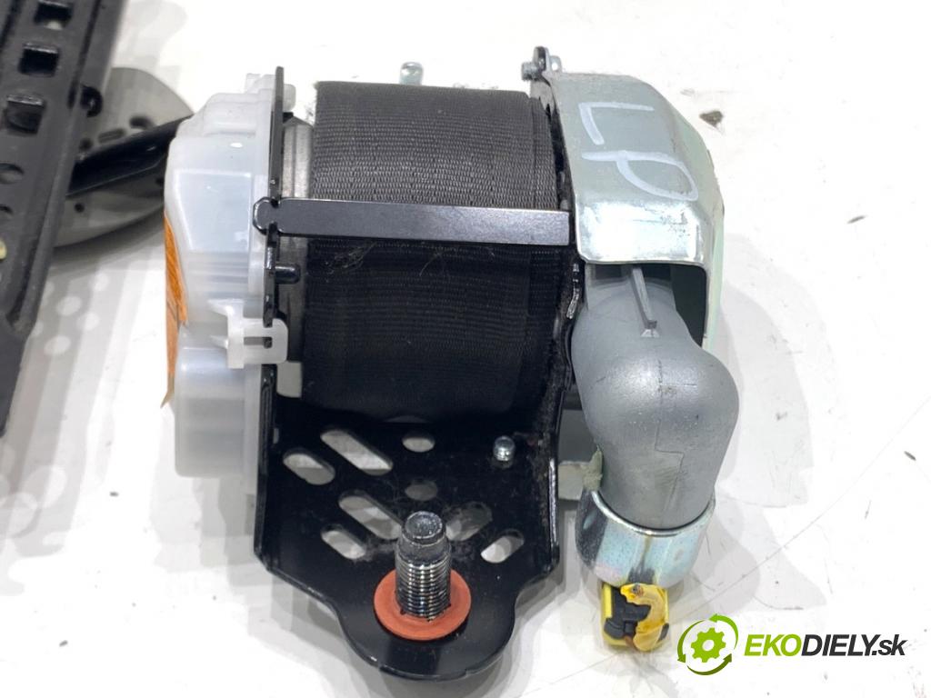 KIA CEED Kombi 2018 66 kW 1.4 CRDi 90 1396 držák bezpečnost levý přední část 88810-A2000