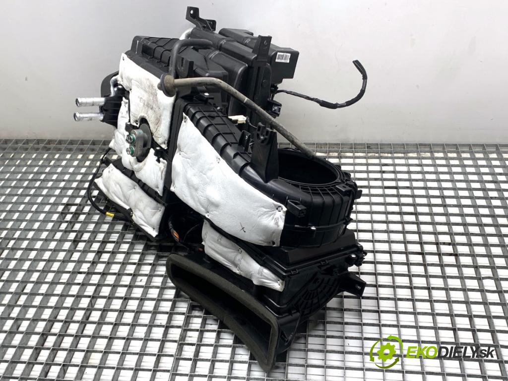 KIA CEED Kombi 2018 66 kW 1.4 CRDi 90 1396 Výhrevné teleso, radiátor kúrenia KOMBAJN 97200-A2081