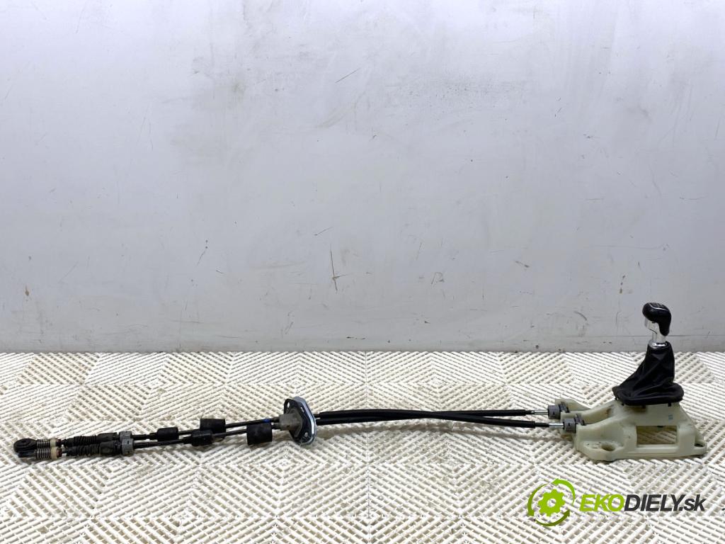 KIA CEED Kombi 2018 66 kW 1.4 CRDi 90 1396 kulisa 43700-A2520KB (Řadicí páka (kulisa) )