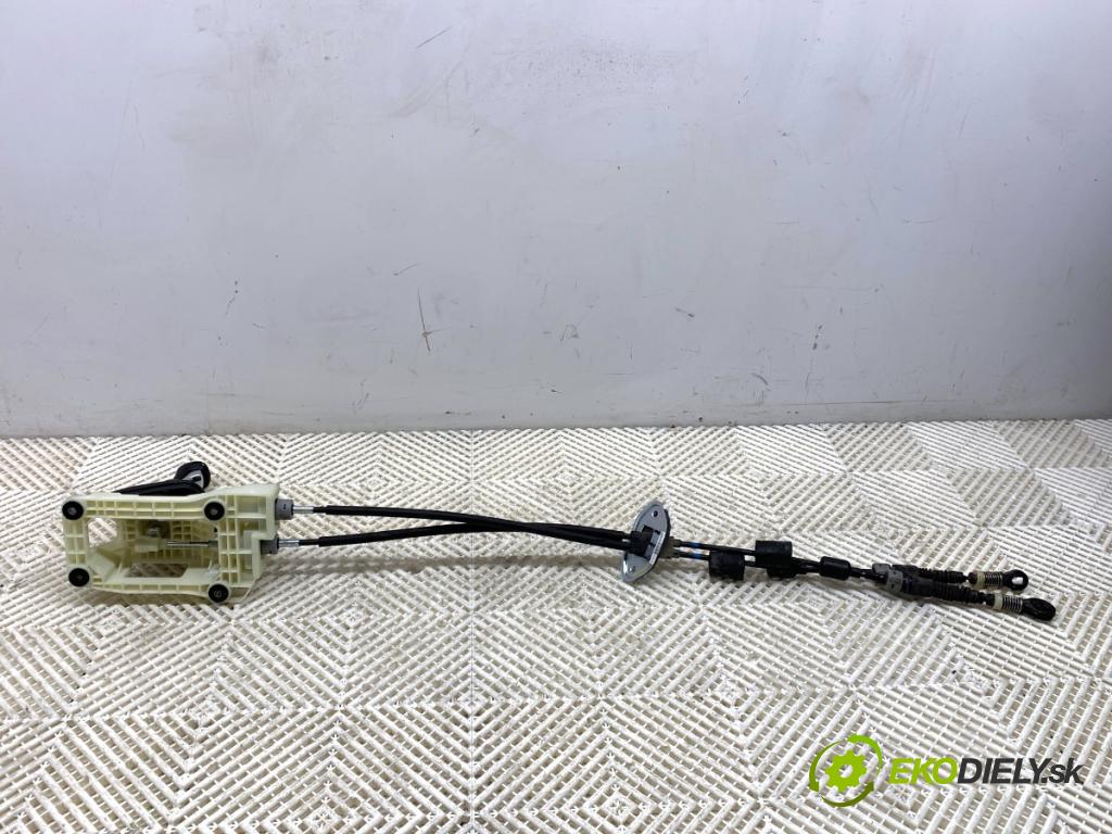 KIA CEED Kombi 2018 66 kW 1.4 CRDi 90 1396 Kulisa 43700-A2520KB (Rýchlostná páka (kulisa))