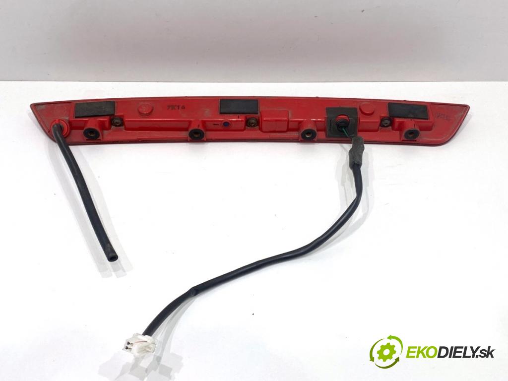 KIA CEED Kombi 2018 66 kW 1.4 CRDi 90 1396 Svetlo brzdových svetiel 92700-A23