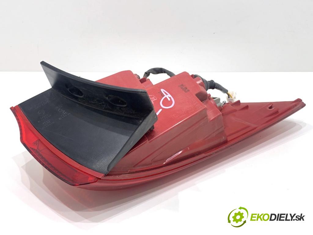 KIA CEED Kombi 2018 66 kW 1.4 CRDi 90 1396 Svetlo pravy zad 92402-A23