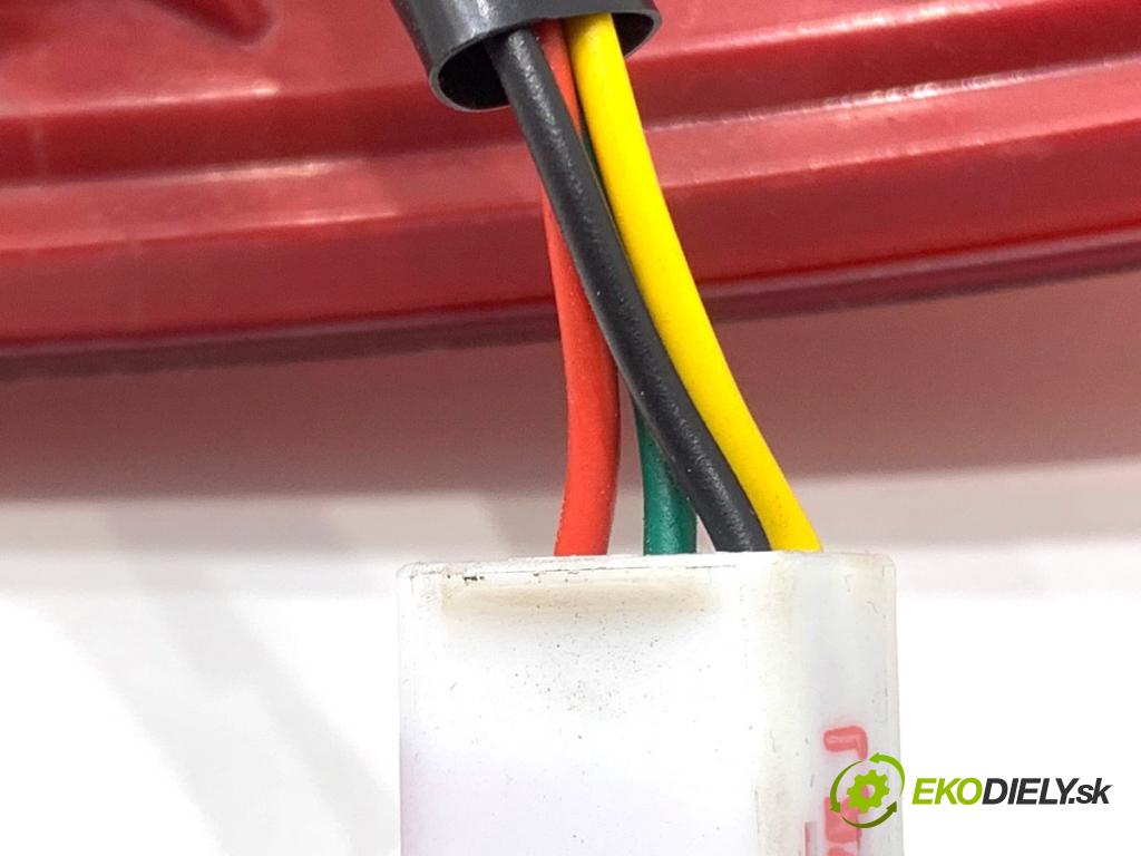 KIA CEED Kombi 2018 66 kW 1.4 CRDi 90 1396 světlo levý zadní část 92401-A23