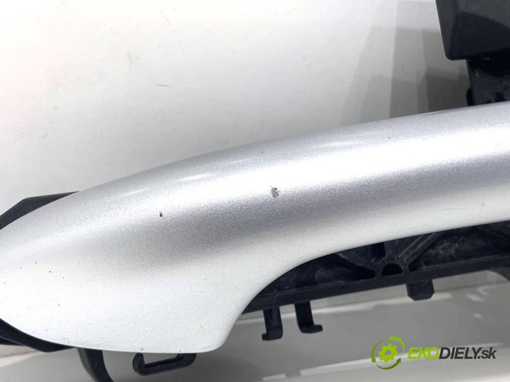 KIA CEED Kombi 2018 66 kW 1.4 CRDi 90 1396 Kľučka vonkajšia pravy predný