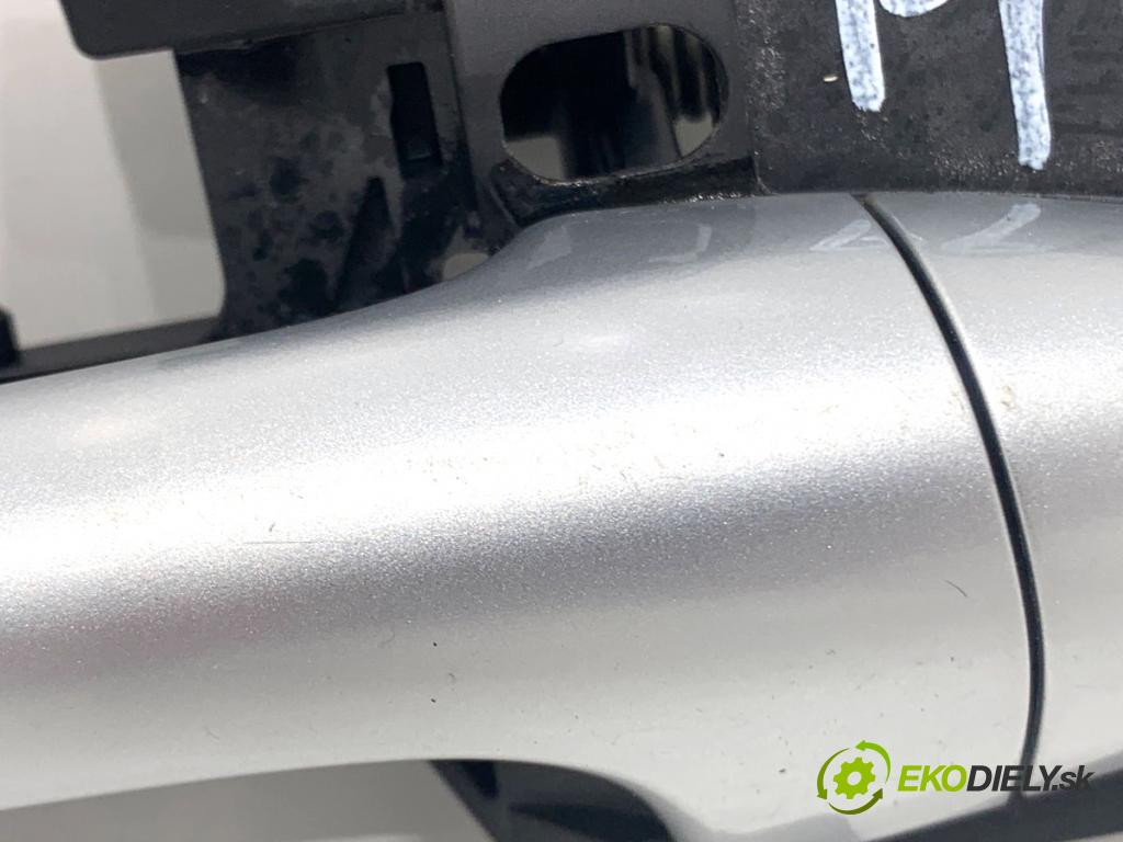 KIA CEED Kombi 2018 66 kW 1.4 CRDi 90 1396 Kľučka vonkajšia pravy predný