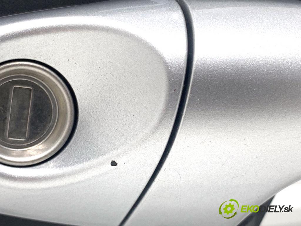 KIA CEED Kombi 2018 66 kW 1.4 CRDi 90 1396 Kľučka vonkajšia ľavy predný