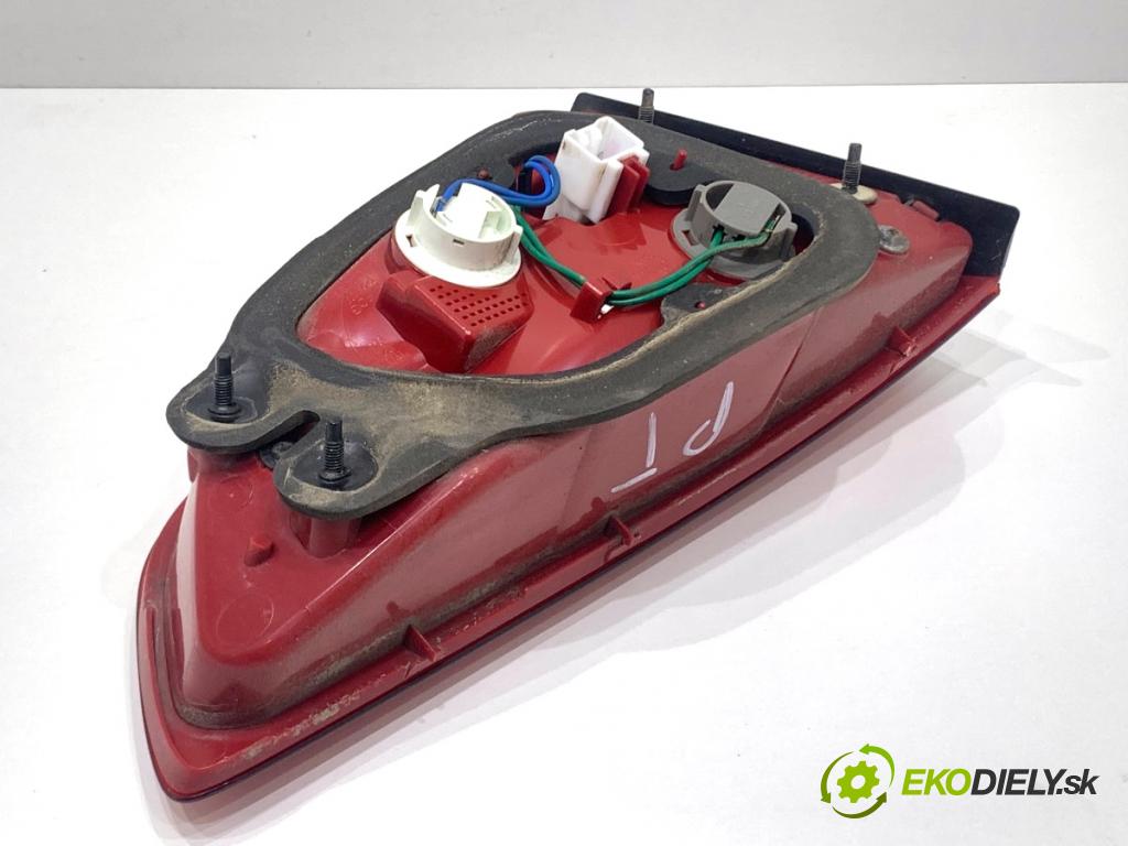 KIA CEED Kombi 2018 66 kW 1.4 CRDi 90 1396 Svetlo zad pravá vnútorná 92404-A23 (Kľučka dverí ostatné)