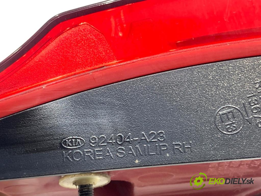 KIA CEED Kombi 2018 66 kW 1.4 CRDi 90 1396 Svetlo zad pravá vnútorná 92404-A23 (Kľučka dverí ostatné)