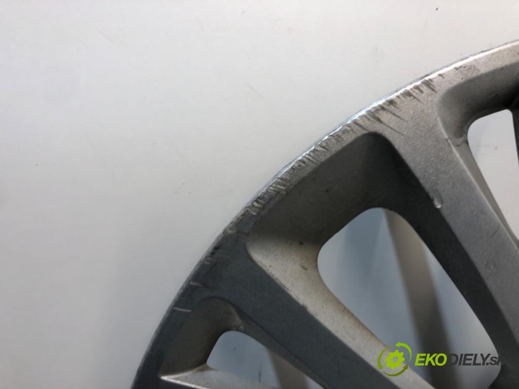 KIA CEED Kombi 2018 66 kW 1.4 CRDi 90 1396 puklica 15