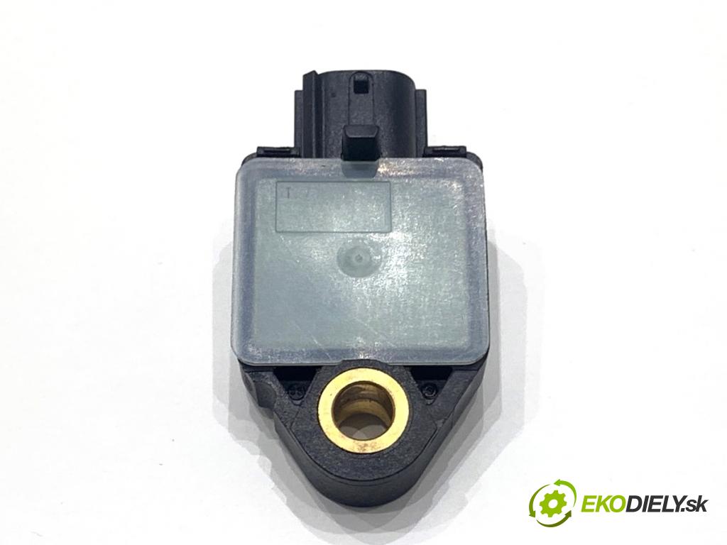 KIA CEED Kombi 2018 66 kW 1.4 CRDi 90 1396 Snímač nárazu 95920-A2060 (Snímač nárazu)