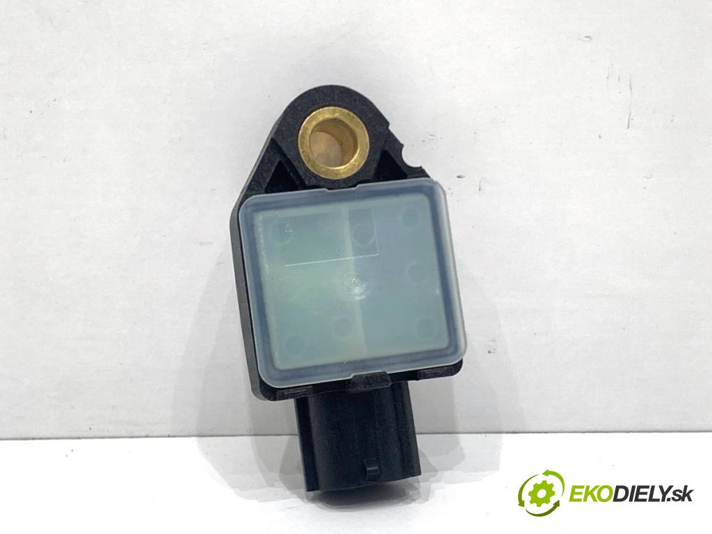 KIA CEED Kombi 2018 66 kW 1.4 CRDi 90 1396 Snímač nárazu 95920-A2060 (Snímač nárazu)