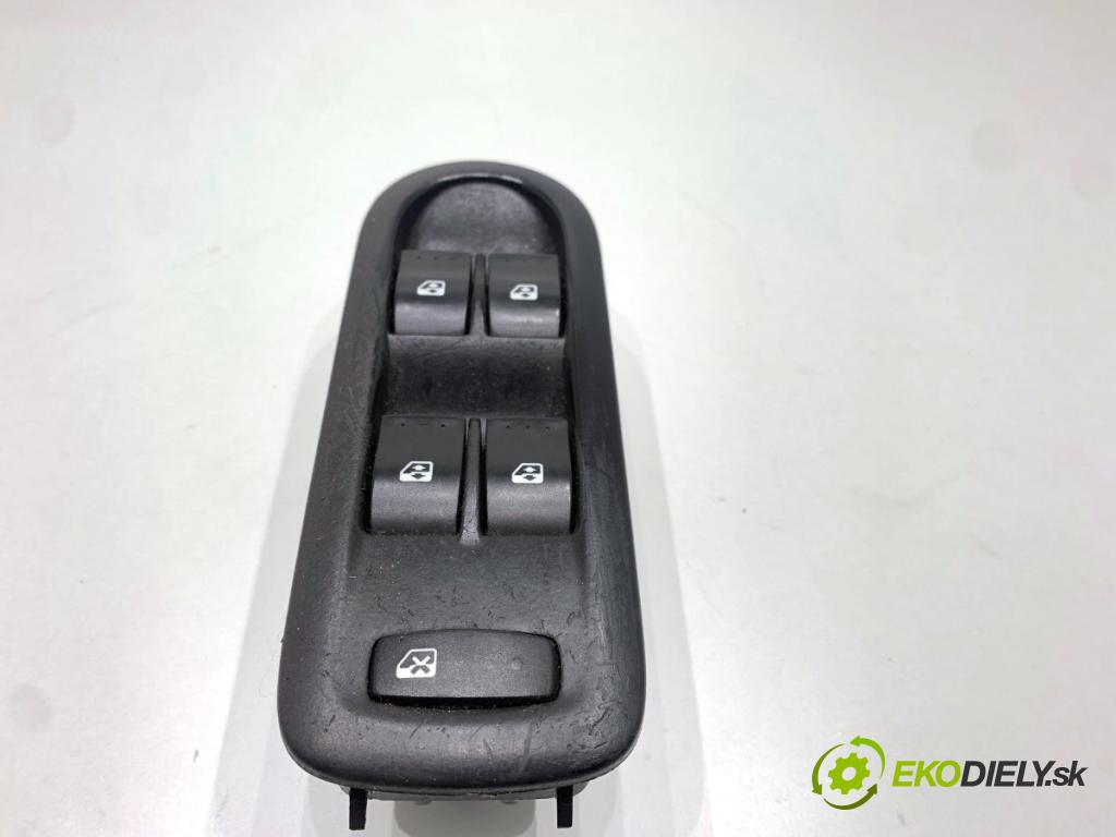 RENAULT SCÉNIC II nadwozie wielkoprzestrzenne (MPV) 2007 99 kW 2.0 (JM05, JM0U, JM1N, JM1U, JM2V) 1998 Prepínač okien 8200160603 (Prepínacie páčky pod volantom)