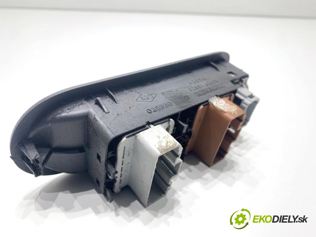 RENAULT SCÉNIC II nadwozie wielkoprzestrzenne (MPV) 2007 99 kW 2.0 (JM05, JM0U, JM1N, JM1U, JM2V) 1998 Prepínač okien 8200160603 (Prepínacie páčky pod volantom)