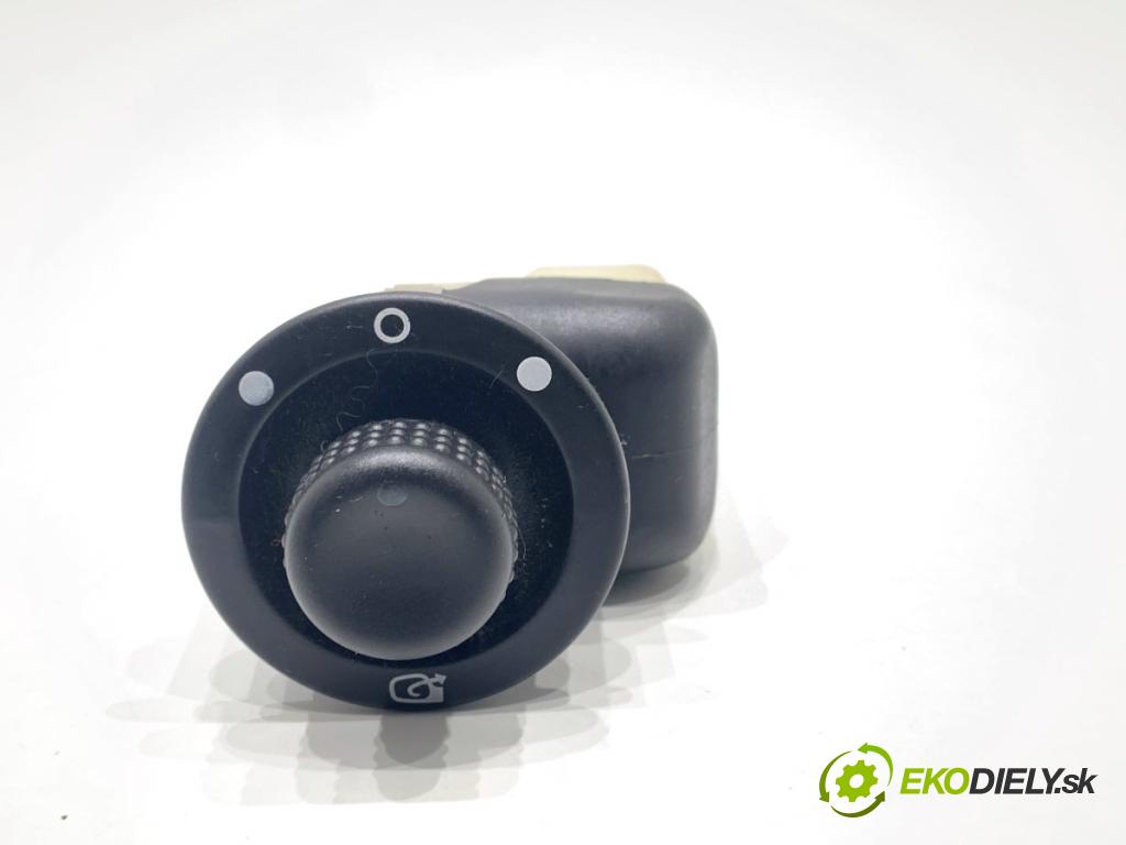 RENAULT SCÉNIC II nadwozie wielkoprzestrzenne (MPV) 2007 99 kW 2.0 (JM05, JM0U, JM1N, JM1U, JM2V) 1998 Prepínač nastavenia spätných zrkadiel  (Prepínacie páčky pod volantom)