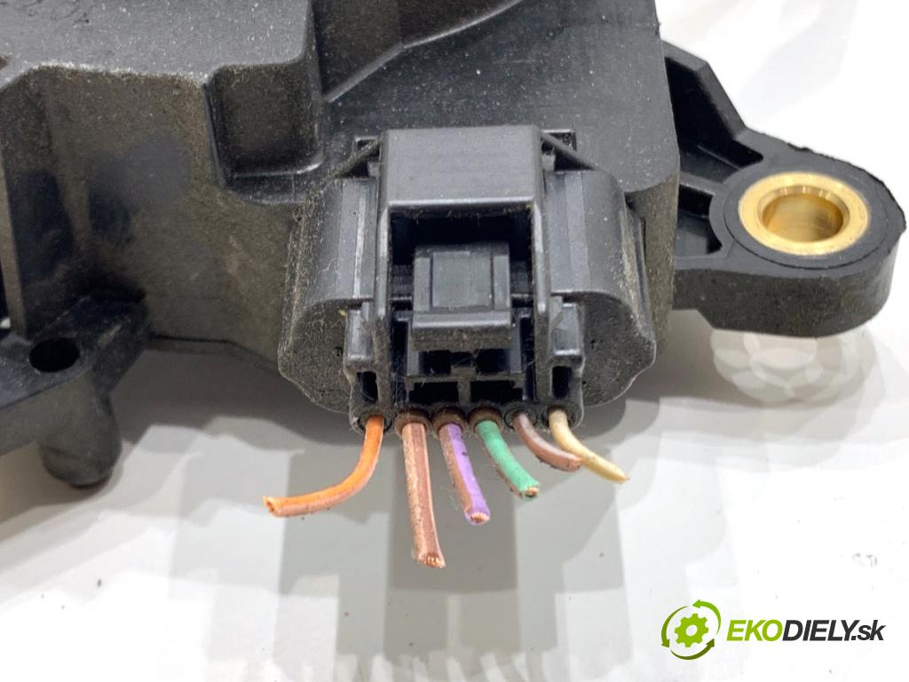 RENAULT SCÉNIC II nadwozie wielkoprzestrzenne (MPV) 2007 99 kW 2.0 (JM05, JM0U, JM1N, JM1U, JM2V) 1998 potenciometr plynového pedálu 8200159647 (Potenciometr plynového pedálu)